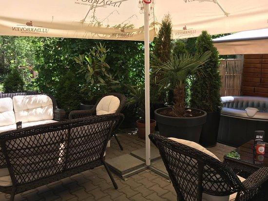 Alibi Music Bar & Lounge